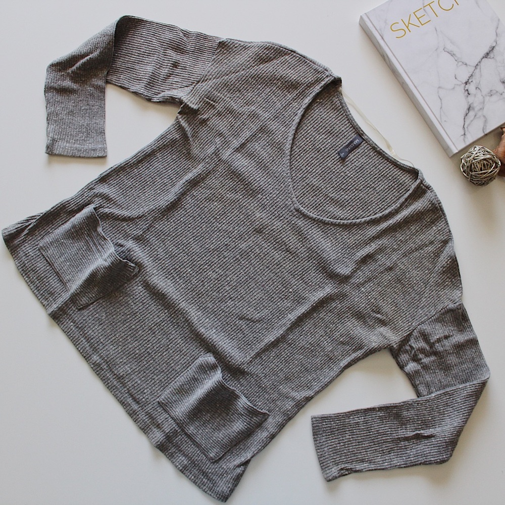 2 pockets gray blouse